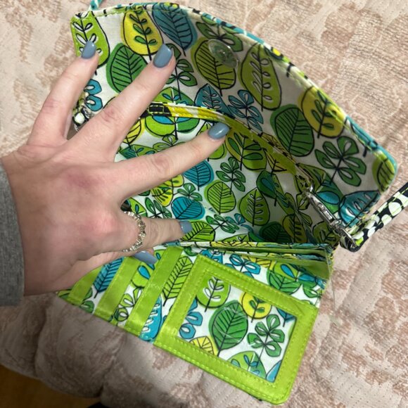 Vera Bradley All In One Crossbody bag - RETIRED: Limes Up pattern - NEW - Picture 2 of 9